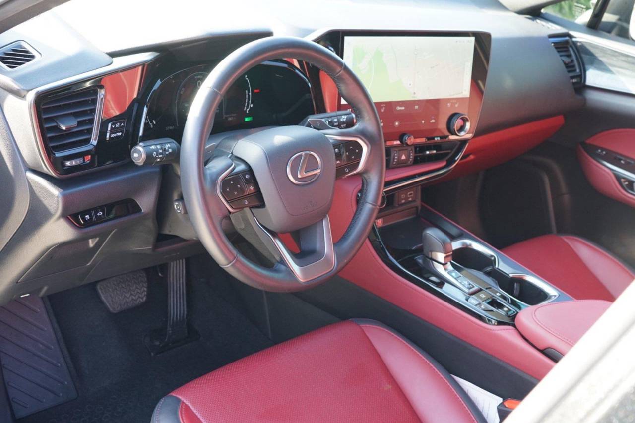 Used 2025 Lexus NX 350H Premium, photo 8