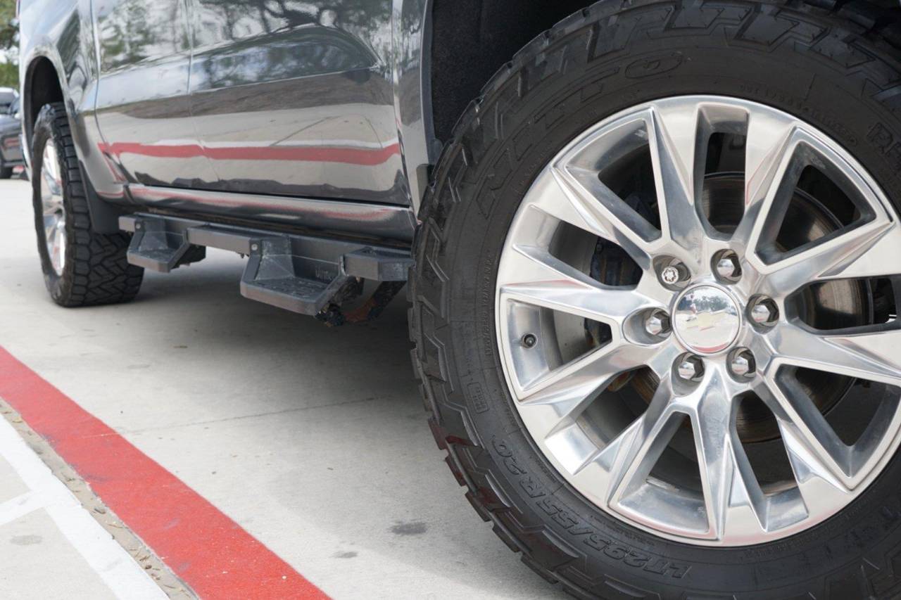 Used 2019 Chevrolet Silverado 1500 LTZ, photo 2