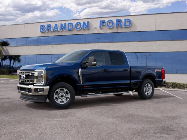 2027 Ford Super Duty F-350 SRW XLT