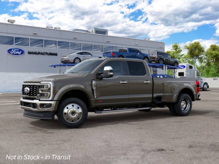 2027 Ford Super Duty F-450® LARIAT®