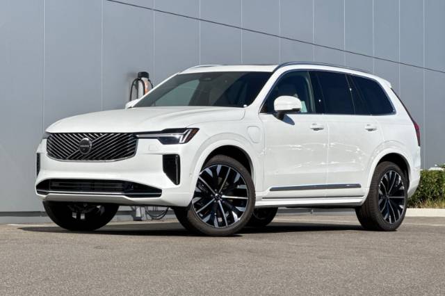 2026 Volvo XC90 Plug-In Hybrid T8 Plus