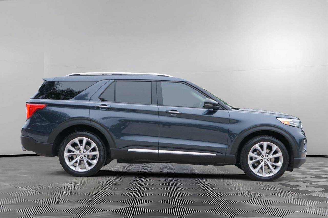 Used 2022 Ford Explorer Platinum, photo 4