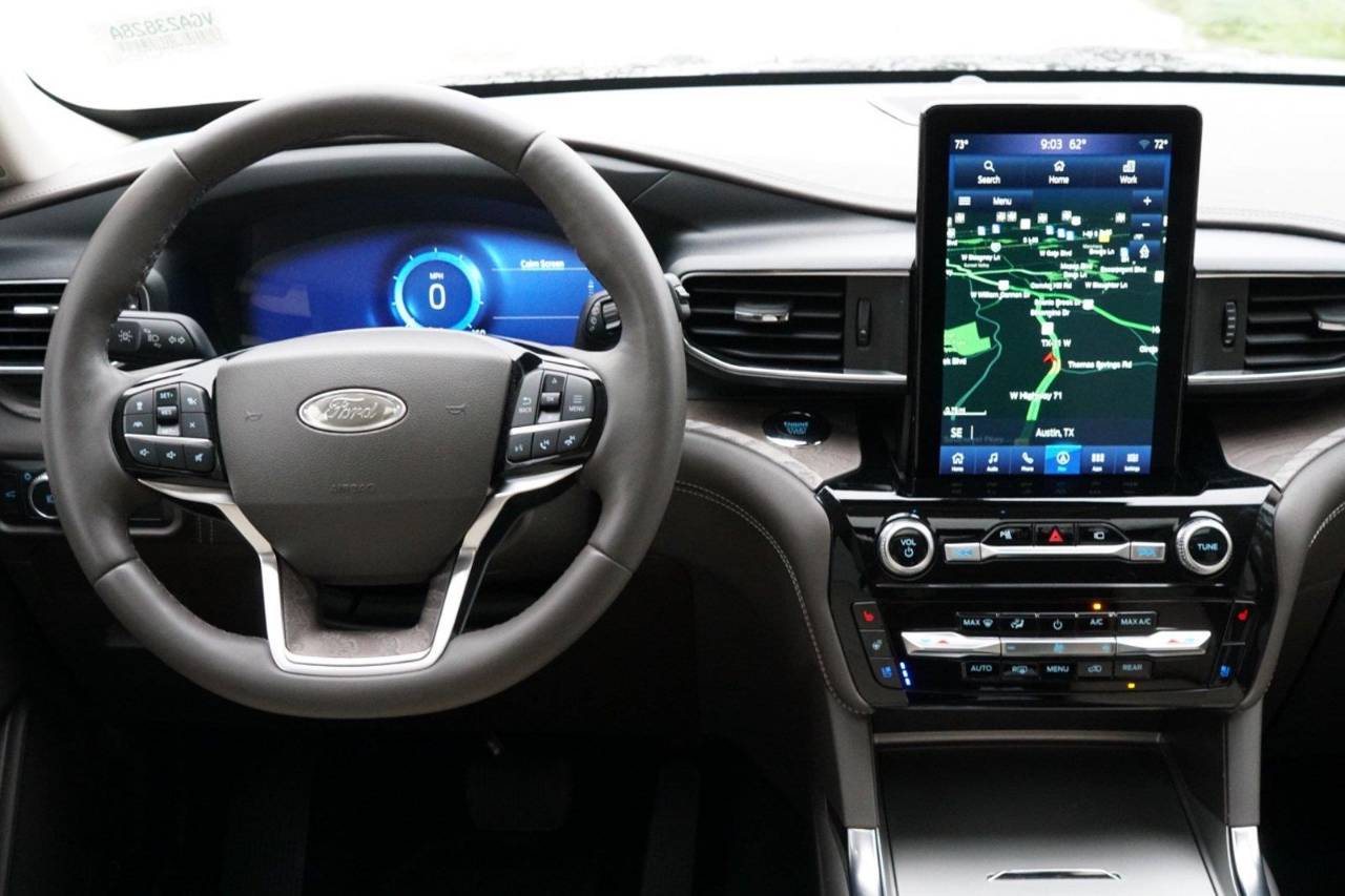 Used 2022 Ford Explorer Platinum, photo 24