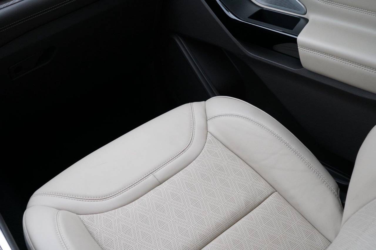 Used 2022 Ford Explorer Platinum, photo 26