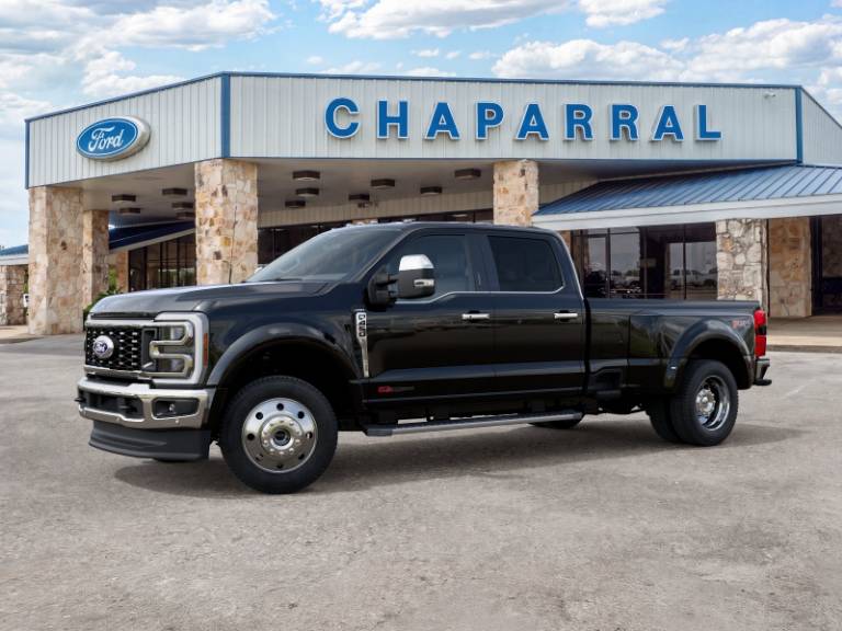 2027 Ford Super Duty F-450 DRW LARIAT