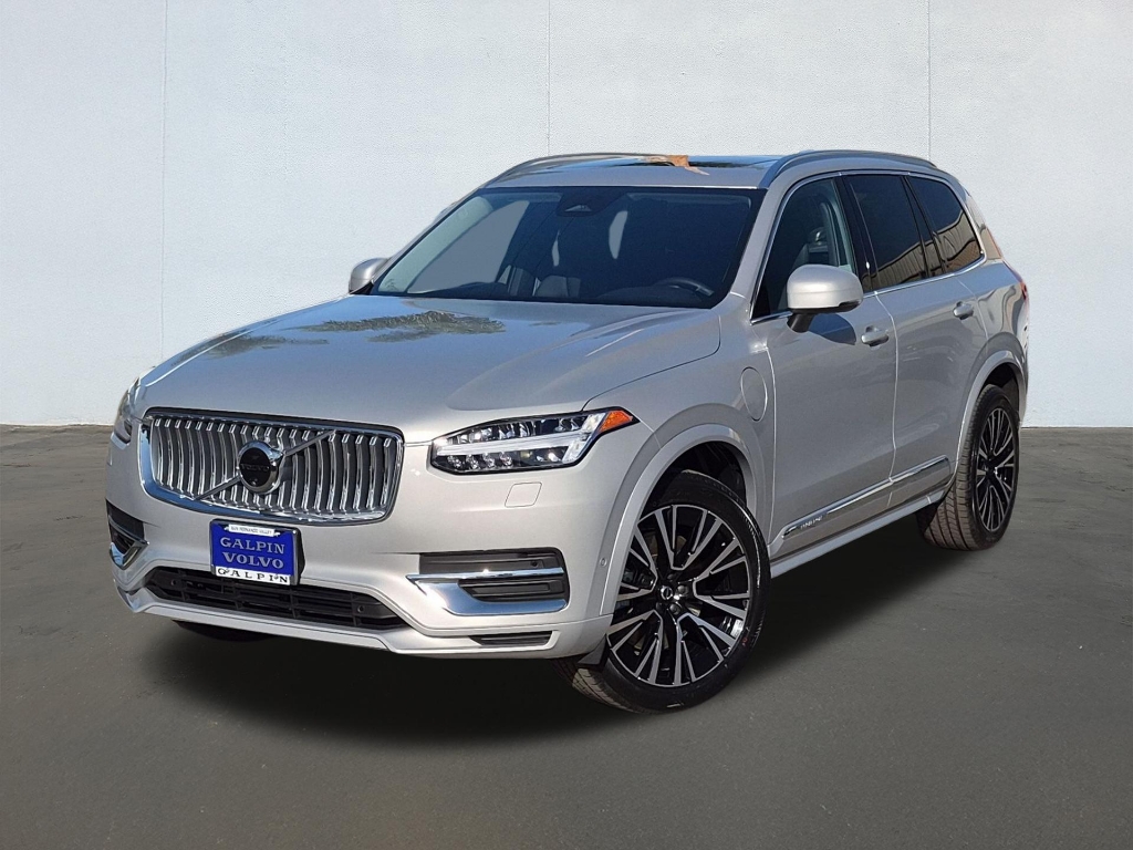 2024 Volvo XC90 Recharge Plug-In Hybrid T8 Plus Bright Theme 7-Seater