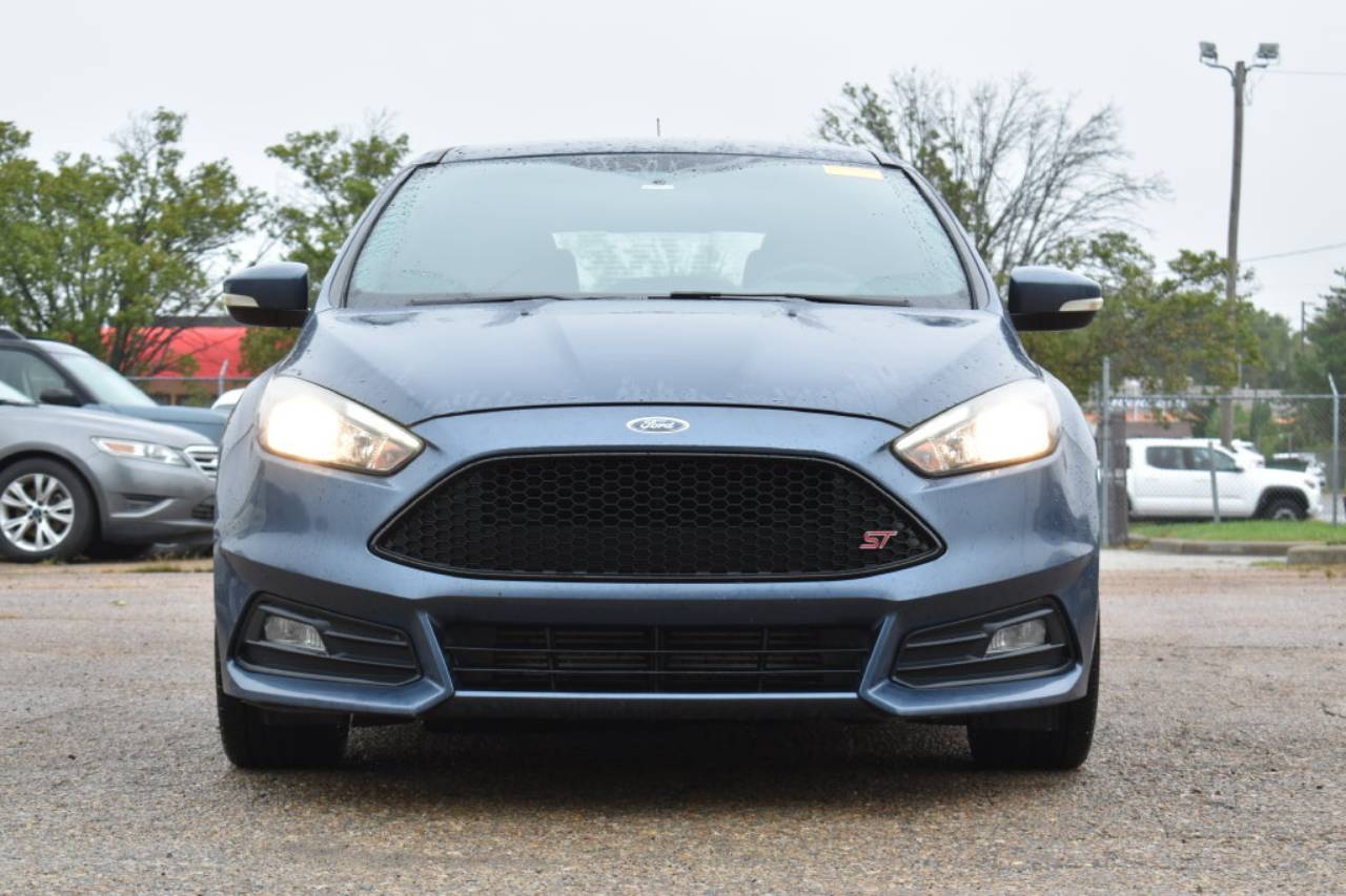 Used 2018 Ford Focus ST with VIN 1FADP3L9XJL267564 for sale in Lawrence, KS