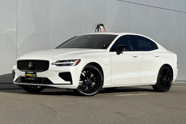 2025 Volvo S60 Plug-In Hybrid T8 Ultra Black Edition