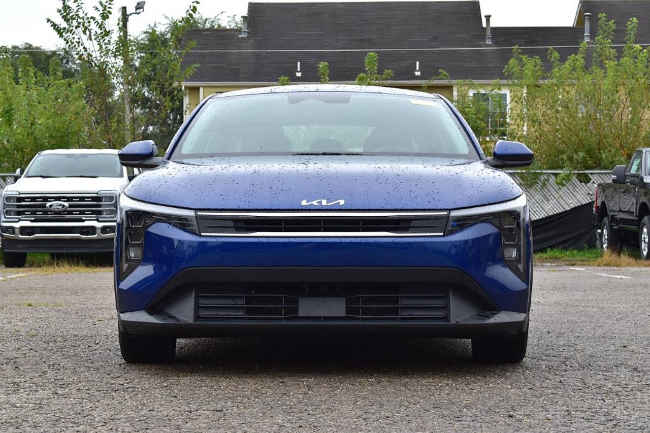 Used 2025 Kia K4 LXS with VIN 3KPFT4DE8SE088501 for sale in Kansas City