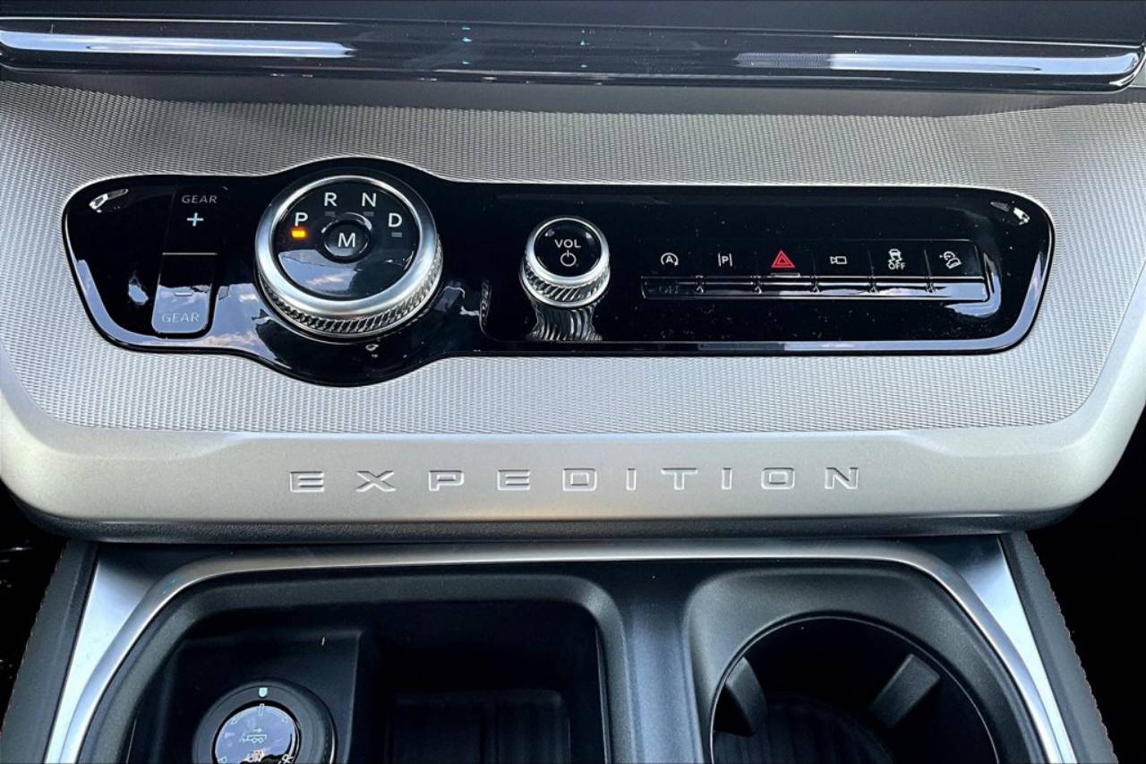 2025 Ford Expedition Active - Photo 22