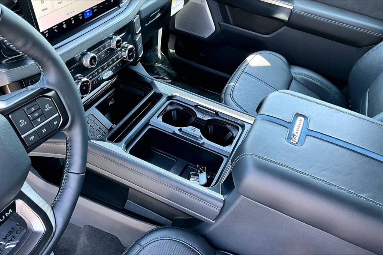 2026 Ford F-250 Super Duty Platinum - Photo 25