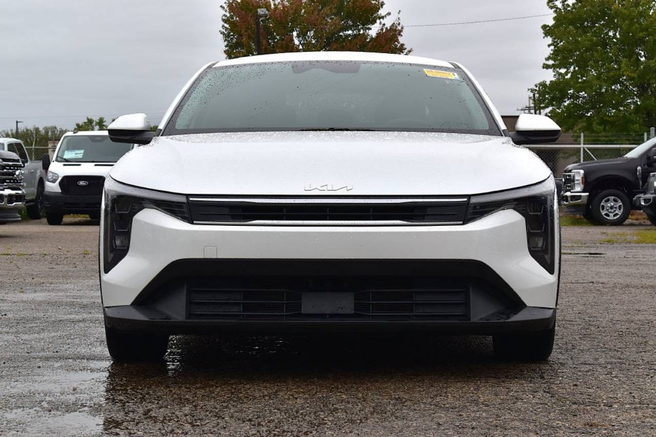 Used 2025 Kia K4 LXS with VIN 3KPFT4DE0SE185644 for sale in Kansas City