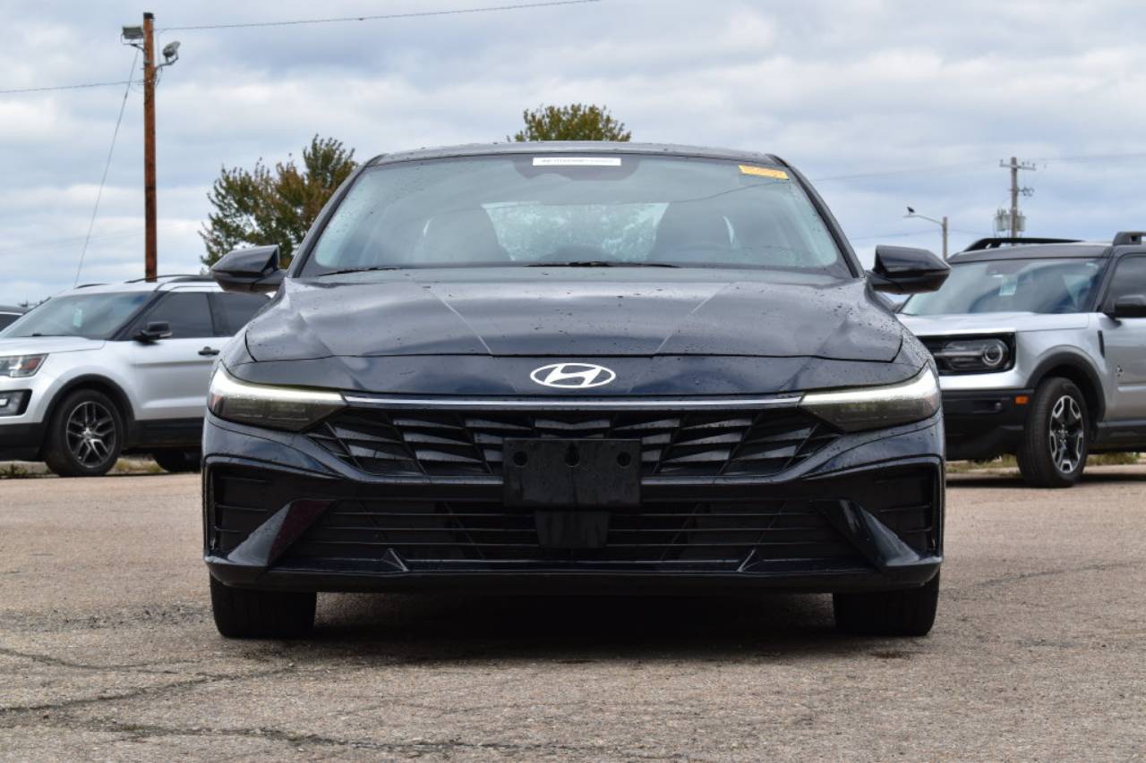 Certified 2025 Hyundai Elantra Limited with VIN KMHLN4DJ4SU155960 for sale in Kansas City