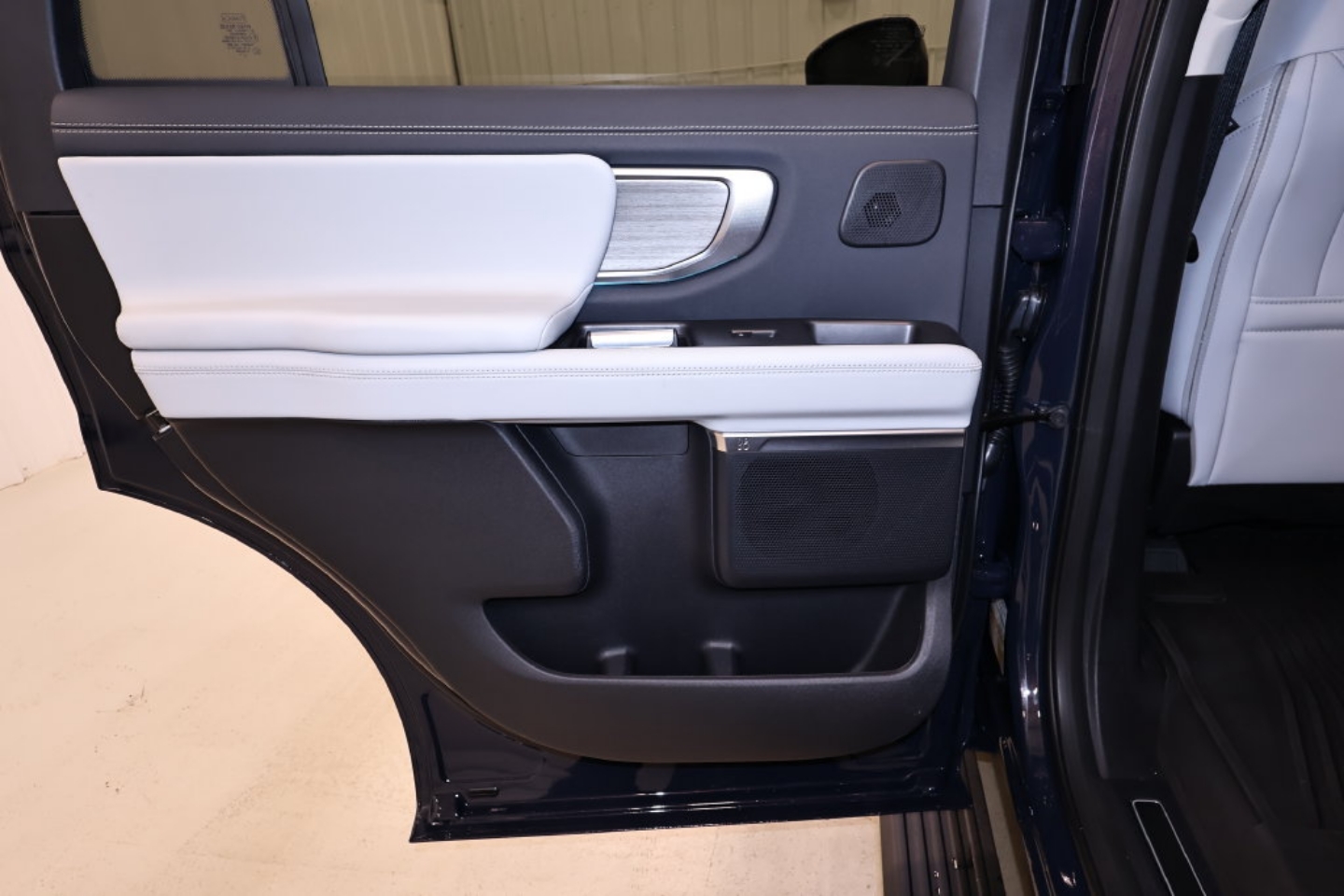 2027 Ford Expedition Platinum - Photo 15