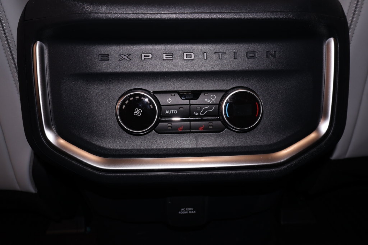 2027 Ford Expedition Platinum - Photo 17