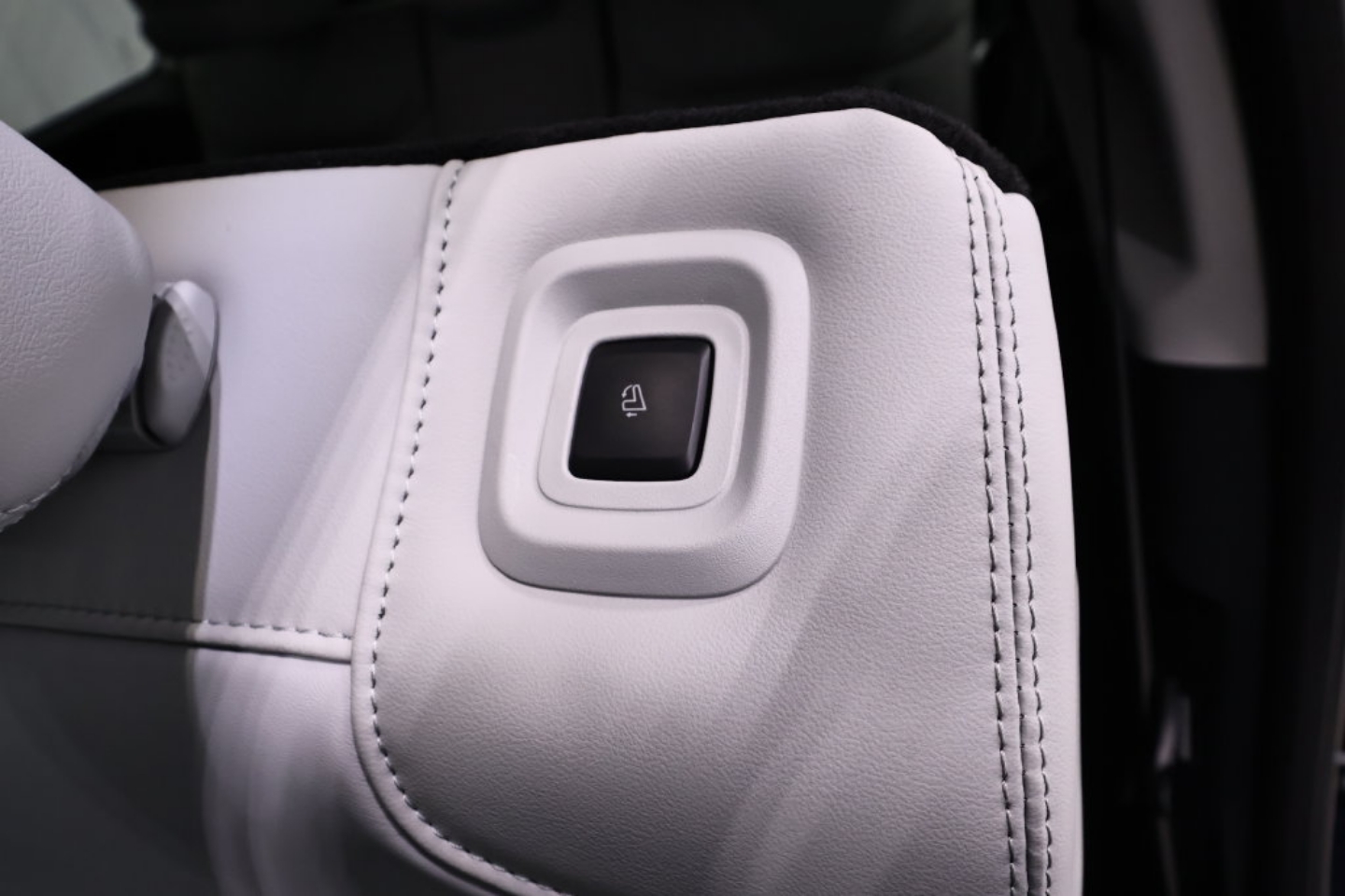 2027 Ford Expedition Platinum - Photo 18