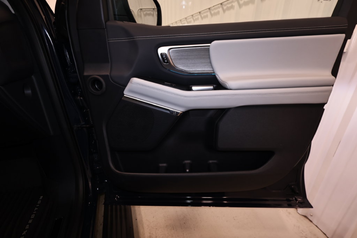2027 Ford Expedition Platinum - Photo 23