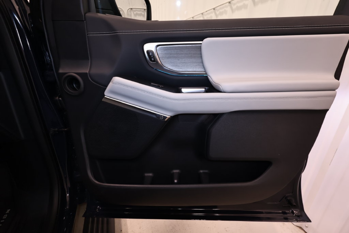 2027 Ford Expedition Platinum - Photo 24