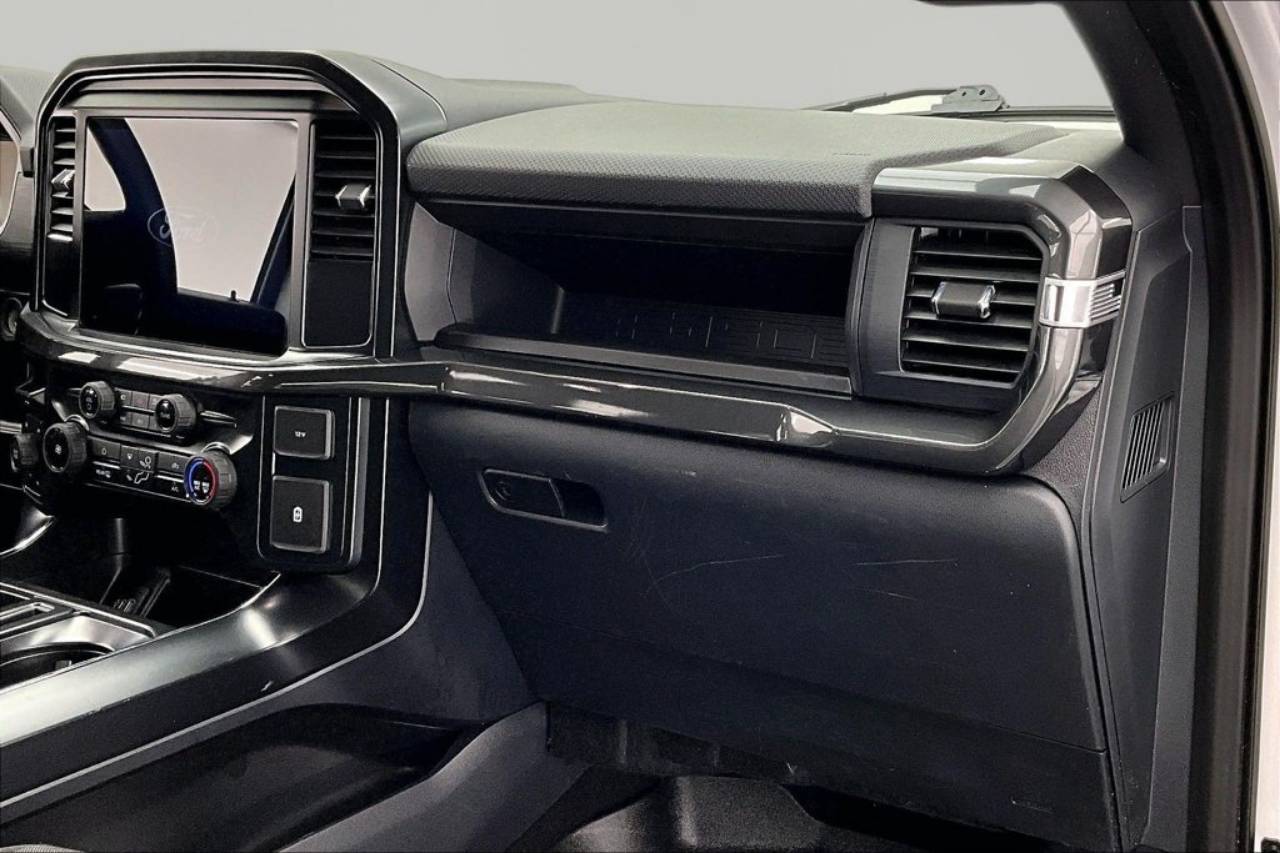 2025 Ford F-150 STX - Photo 17
