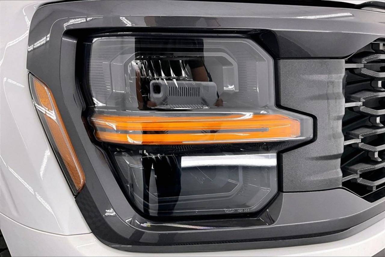 2025 Ford F-150 STX - Photo 30