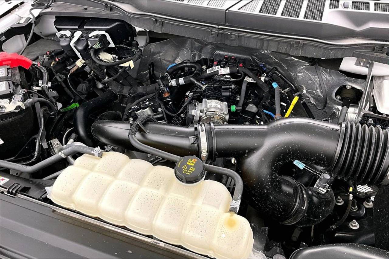 2025 Ford F-150 STX - Photo 35