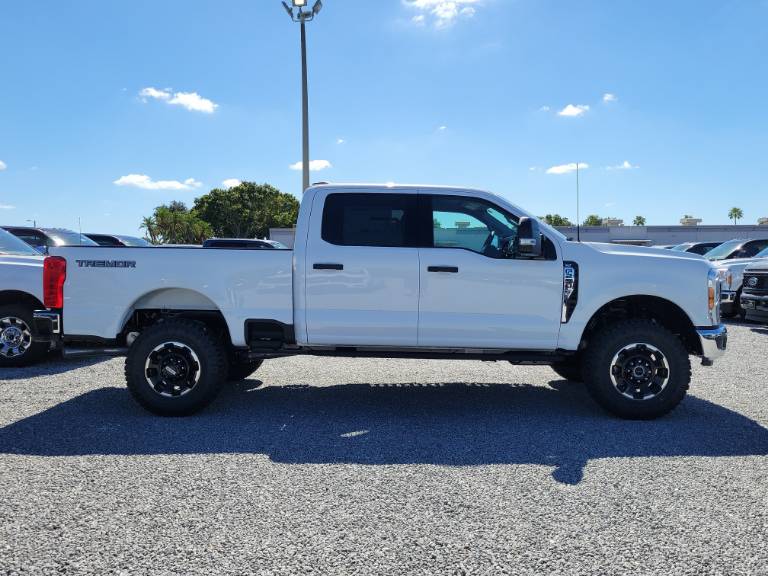2027 Ford Super Duty F-250 SRW XLT
