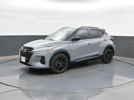 2022 Nissan Kicks SR