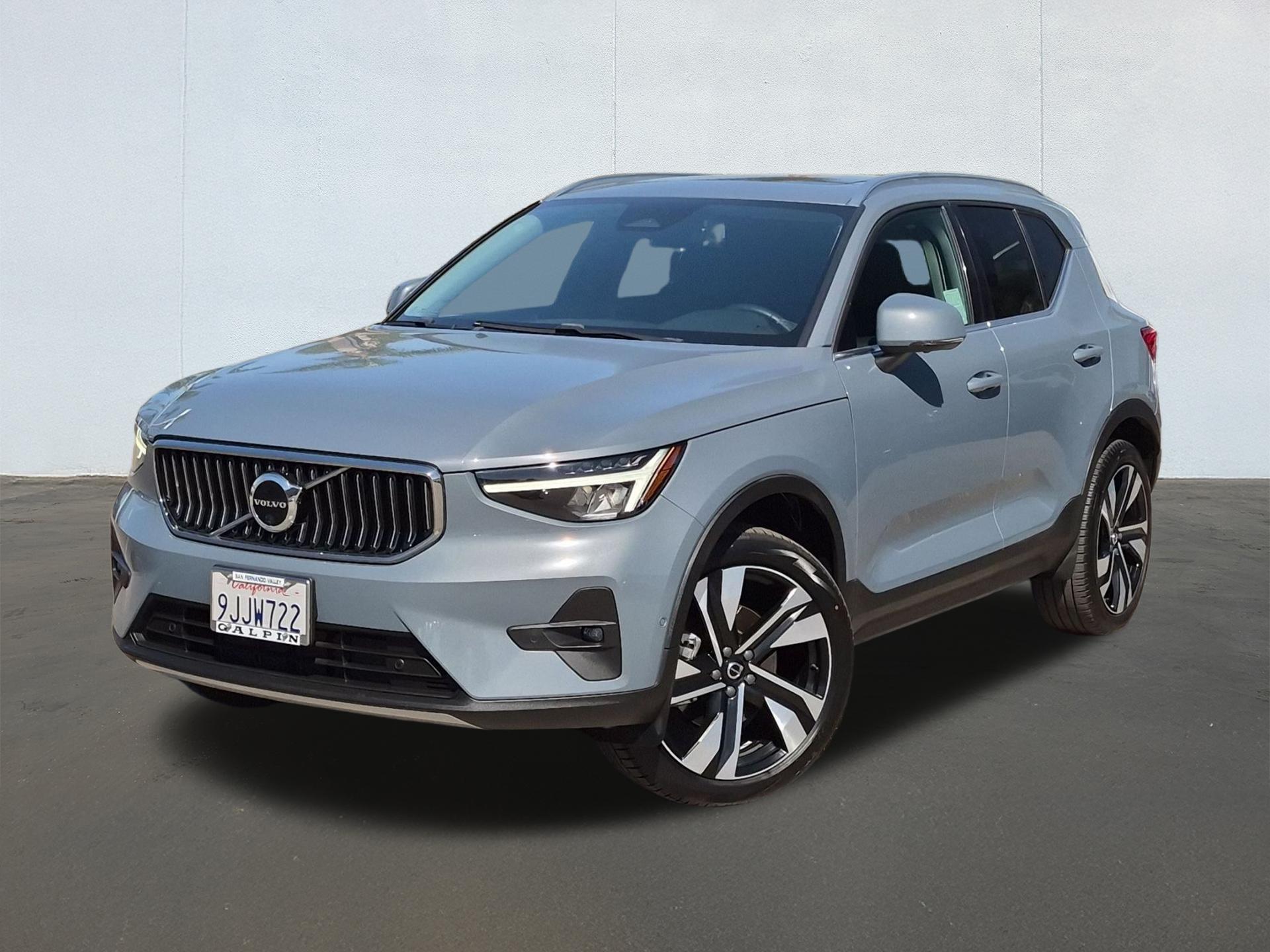 Used 2023 Volvo XC40 B5 Plus Bright Theme