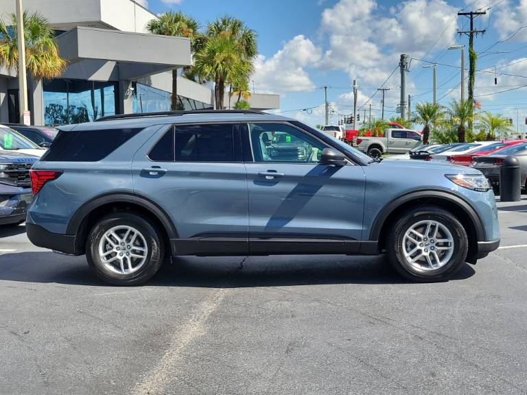 2027 Ford Explorer Active w/200A Pkg