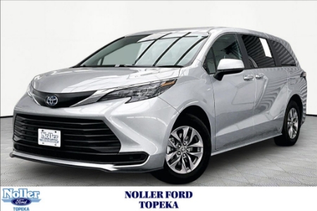 2025 Toyota Sienna LE