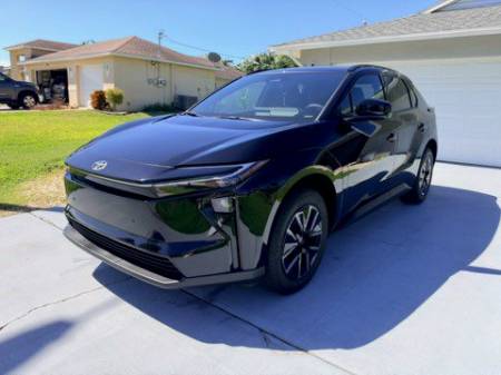 2026 Toyota BZ XLE Plus