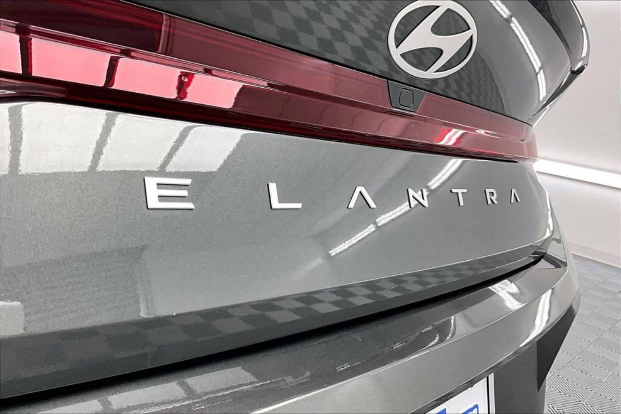2025 Hyundai Elantra SEL - Photo 8