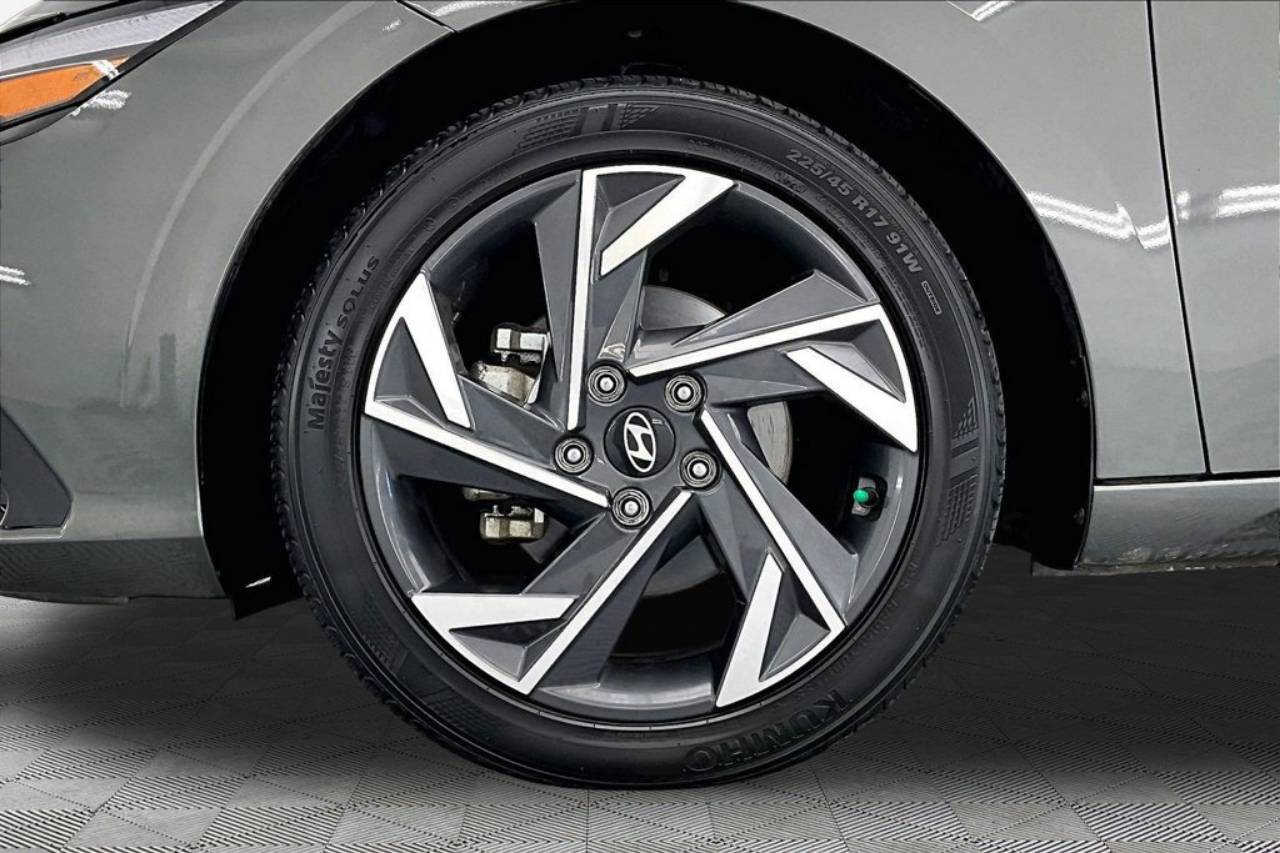 2025 Hyundai Elantra SEL - Photo 9
