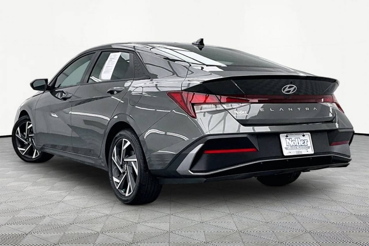 2025 Hyundai Elantra SEL - Photo 13
