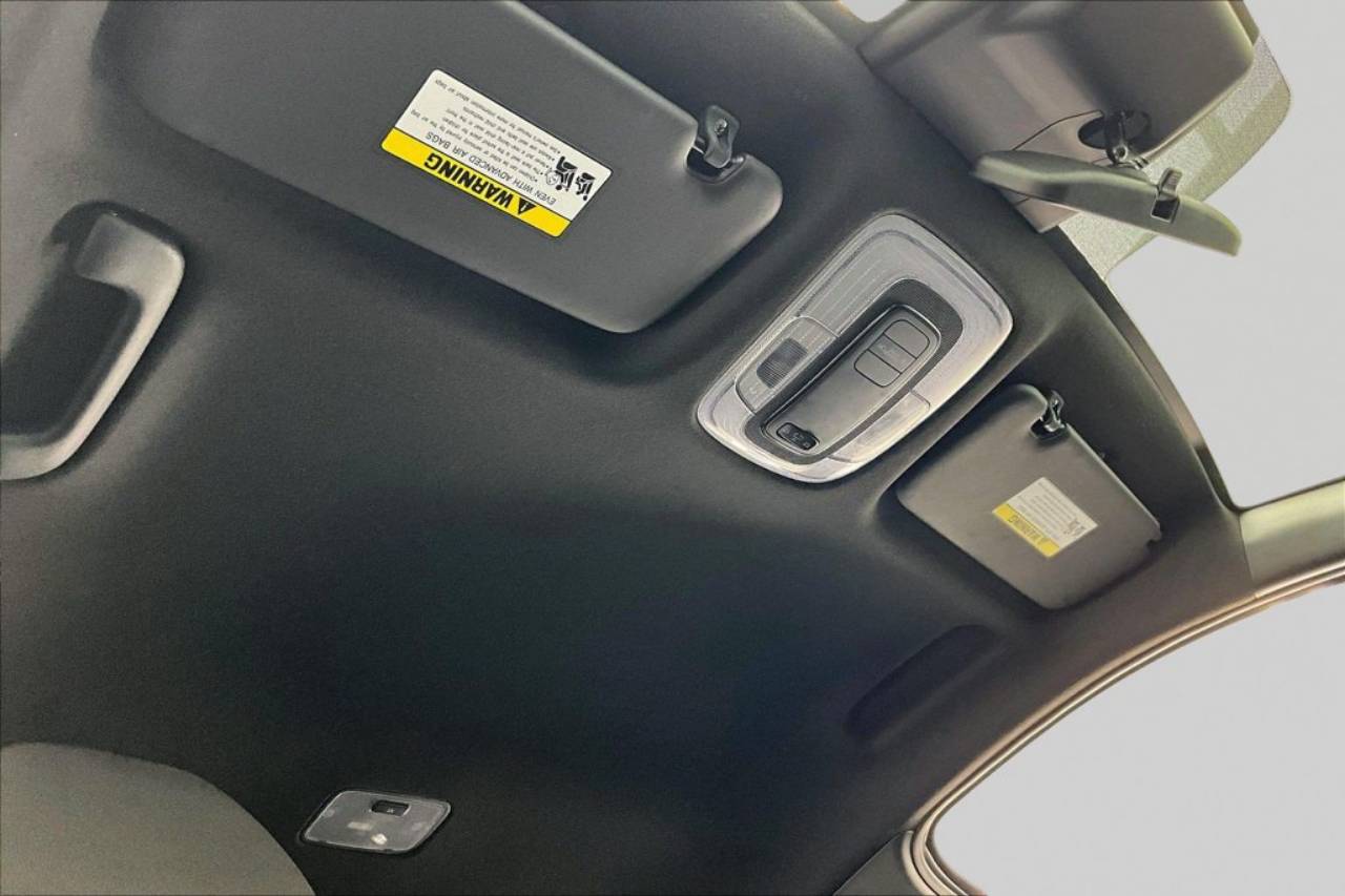 2025 Hyundai Elantra SEL - Photo 22