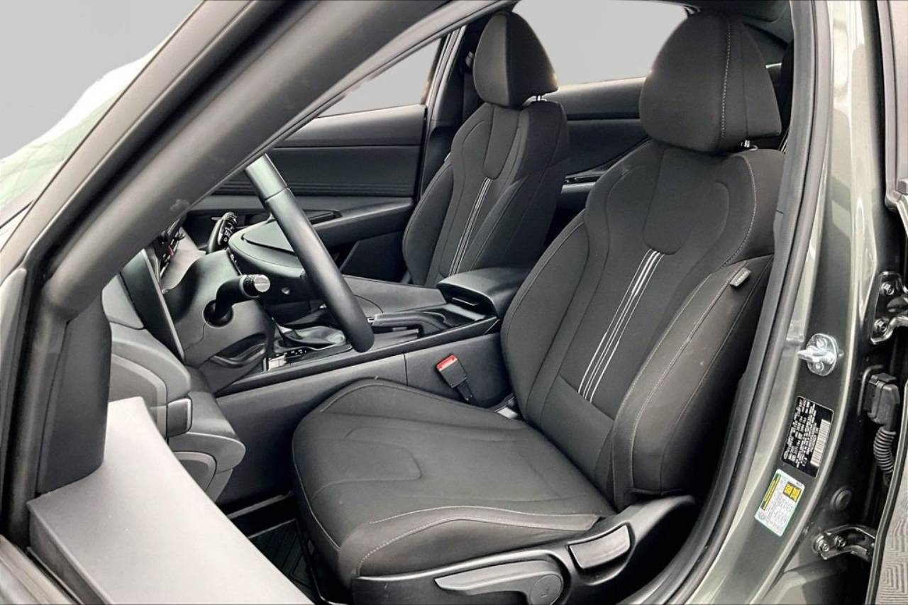 2025 Hyundai Elantra SEL - Photo 25