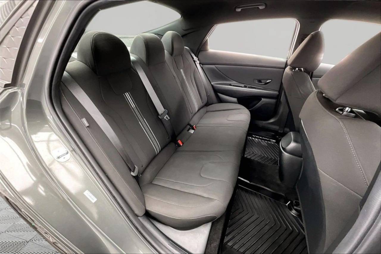 2025 Hyundai Elantra SEL - Photo 27