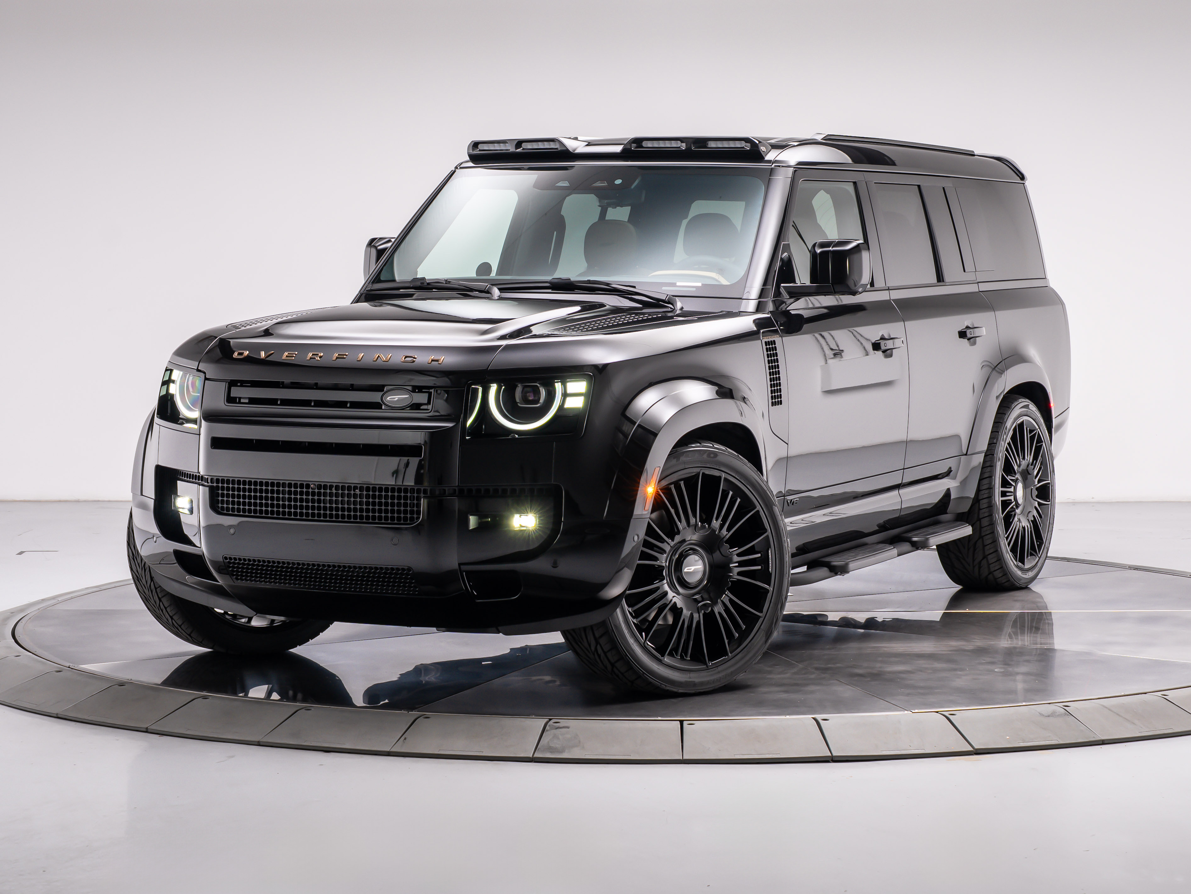 New 2026 Land Rover Defender P500 V8