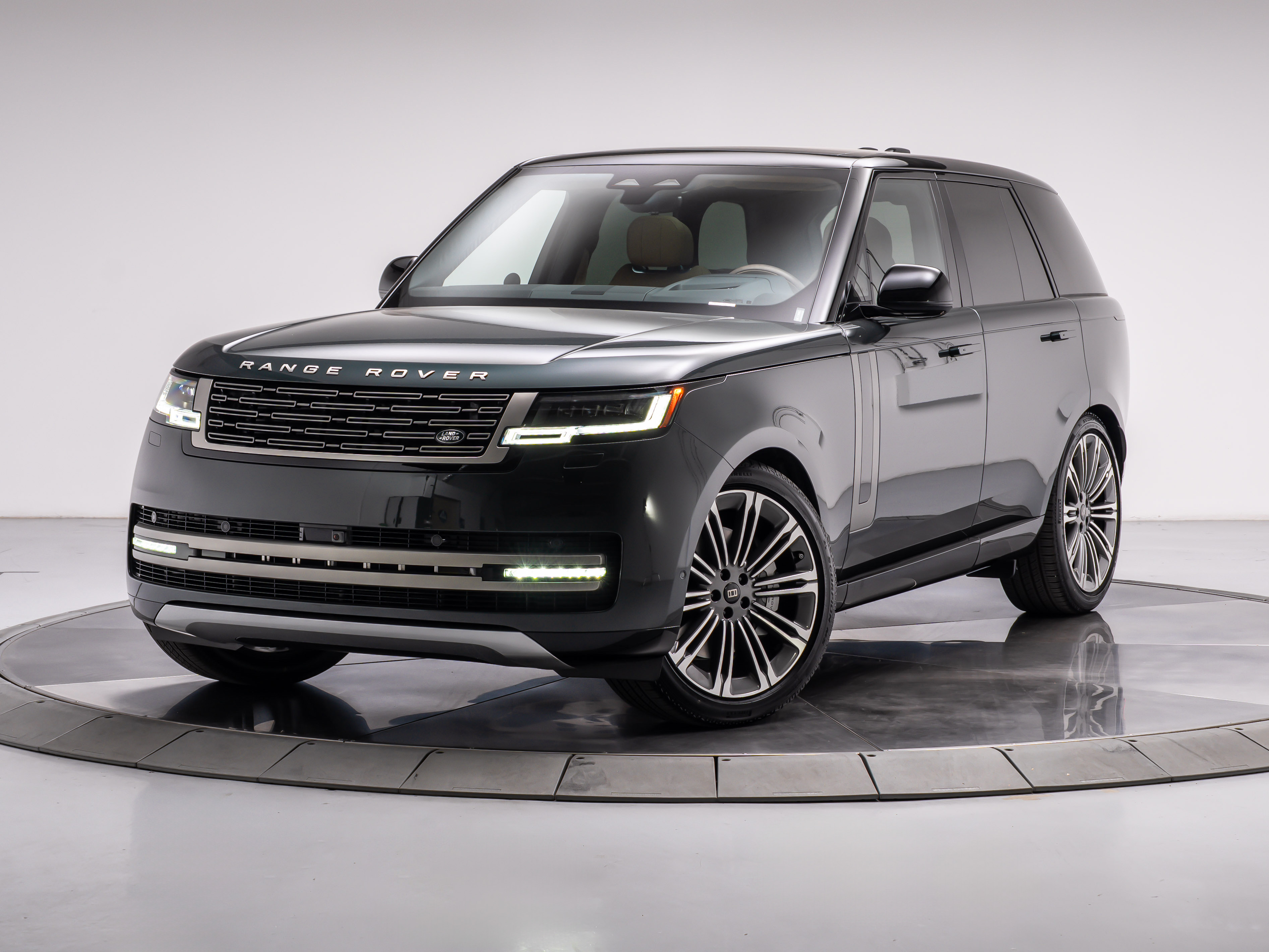 New 2027 Land Rover Range Rover SE