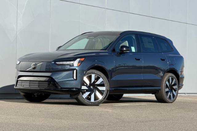 2026 Volvo EX90 Twin Motor Plus