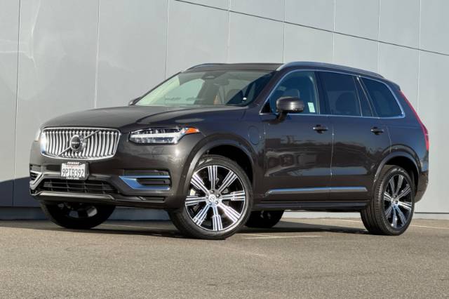 2025 Volvo XC90 Plug-In Hybrid T8 Plus