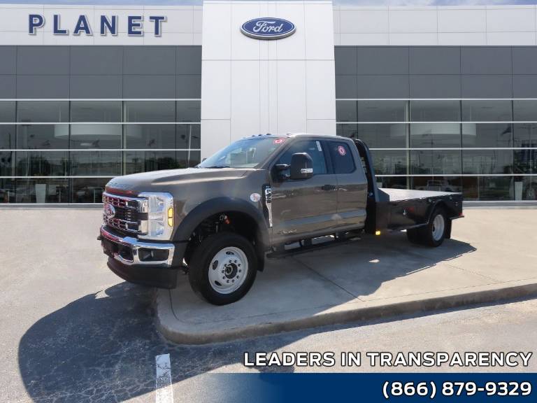 2027 Ford Super Duty F-450 DRW XLT 4WD SuperCab WB CA (RAD)