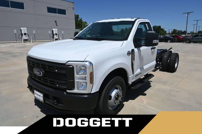 2026 Ford Super Duty F-350 DRW XL