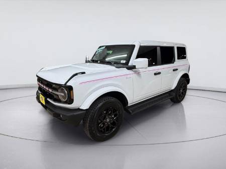 2026 Ford Bronco Outer Banks Pink Pony