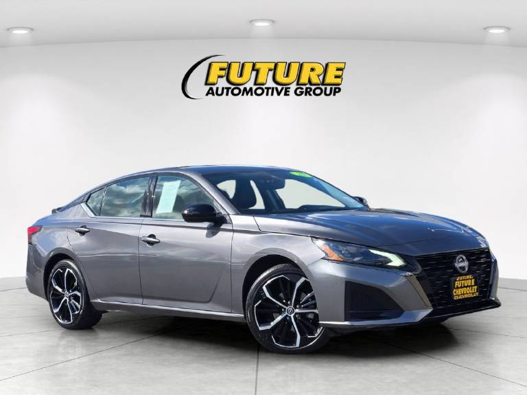 2025 Nissan Altima 2.5 SR