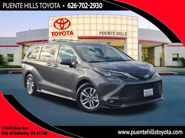 2025 Toyota Sienna XLE