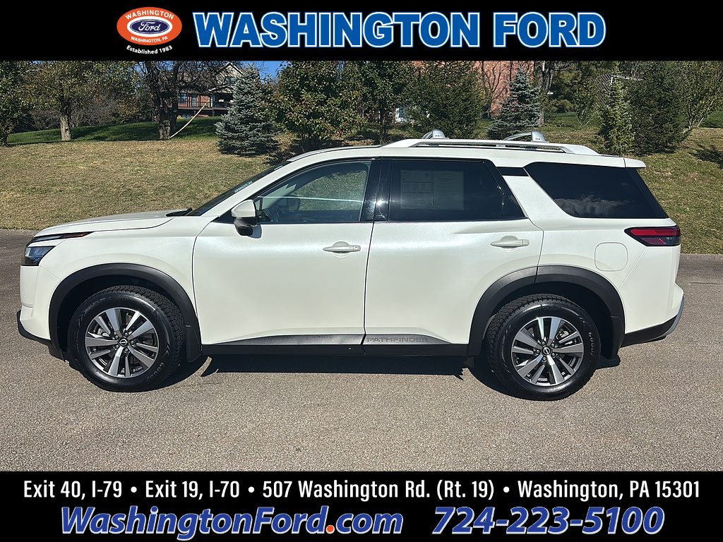2023 Nissan Pathfinder SL