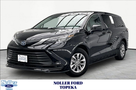 2025 Toyota Sienna LE