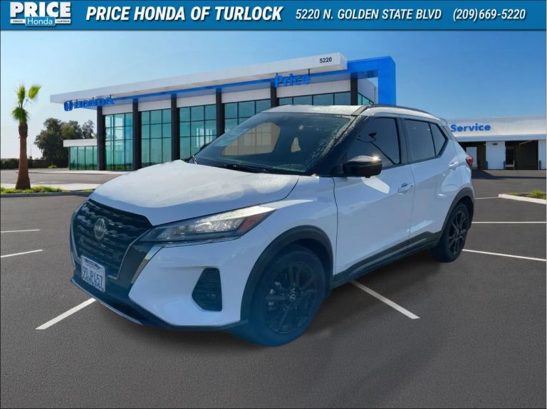 2023 Nissan Kicks SR